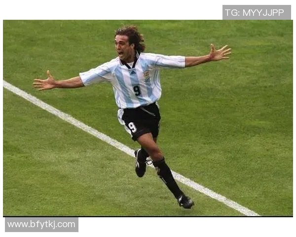 《天下足球满分球星排名榜揭晓 揭秘全球最佳球员真实实力》