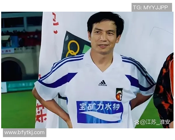 足球传奇绰号大揭秘 揭示十大经典球星背后的故事与含义