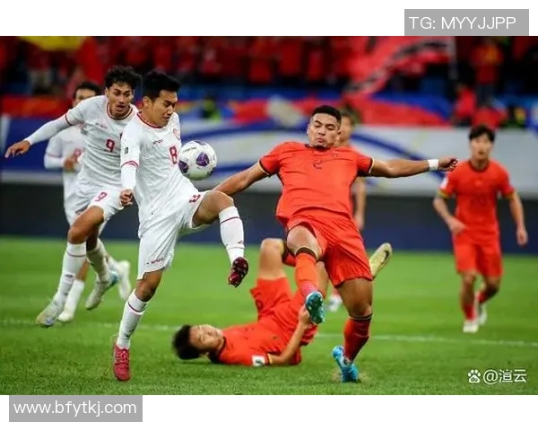 与足球明星同场竞技感受激情挑战，亲身体验职业球员的赛场魅力